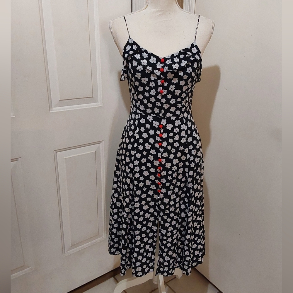 🌺 Retro Styled 100% Silk Floral Spaghetti Strap Dress